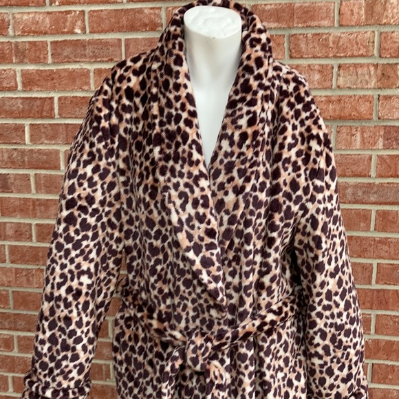 Jones NY Leopard Browntones Fleece Trim Long Robe - Picture 5 of 12